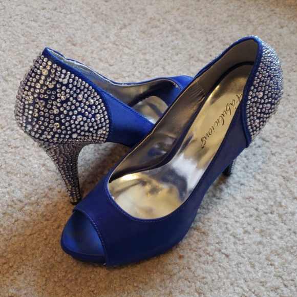 fabulicious Shoes - Nwot! Fabulicious stilleto heels size 8